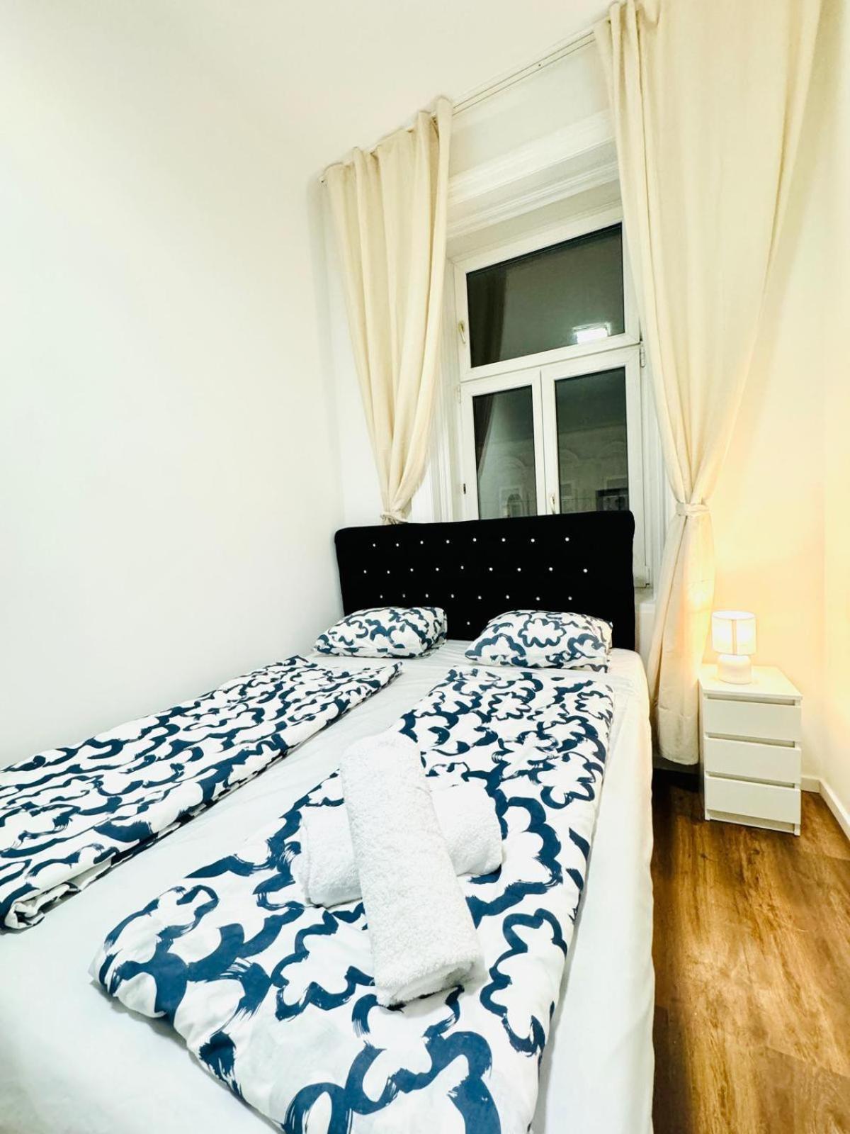 Apartment Affordable 5 Bedroom Apartment, Near Atzgersdorf Park Wien