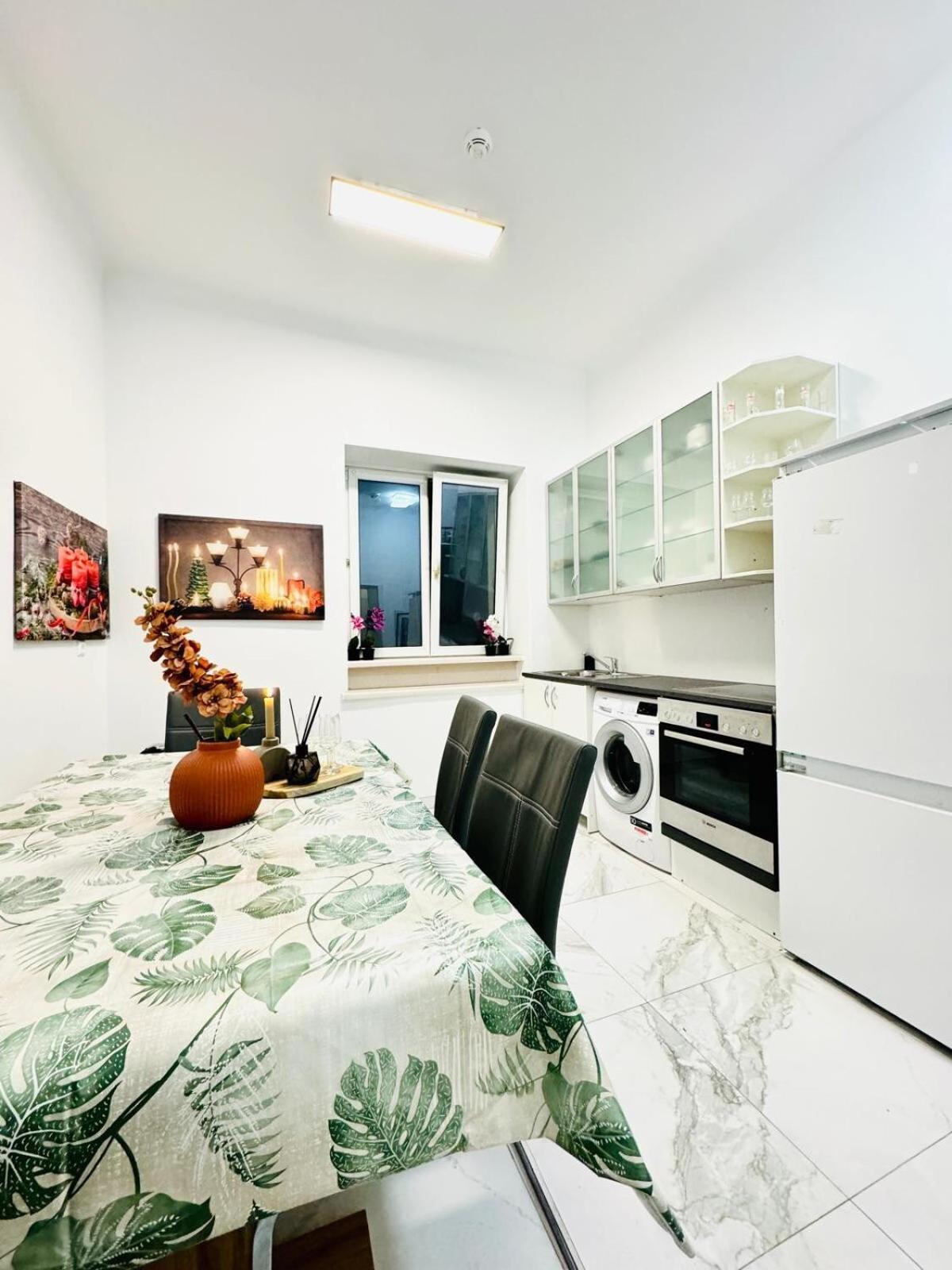 Affordable 5 Bedroom Apartment, Near Atzgersdorf Park Wien