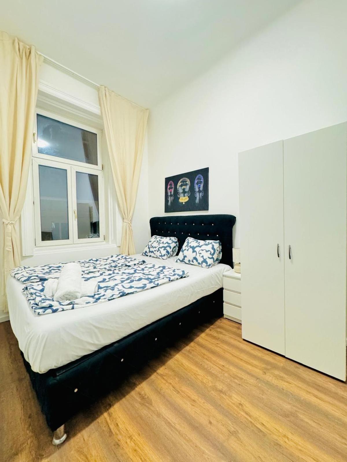 Affordable 5 Bedroom Apartment, Near Atzgersdorf Park Wien